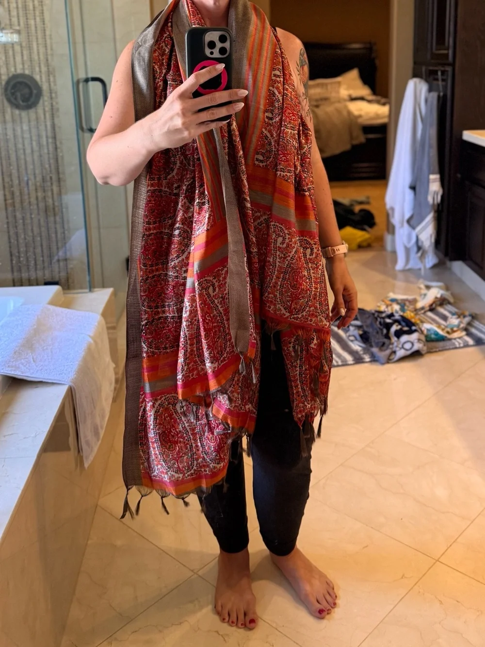 Elegant Red Paisley Throw Scarf - Unbranded